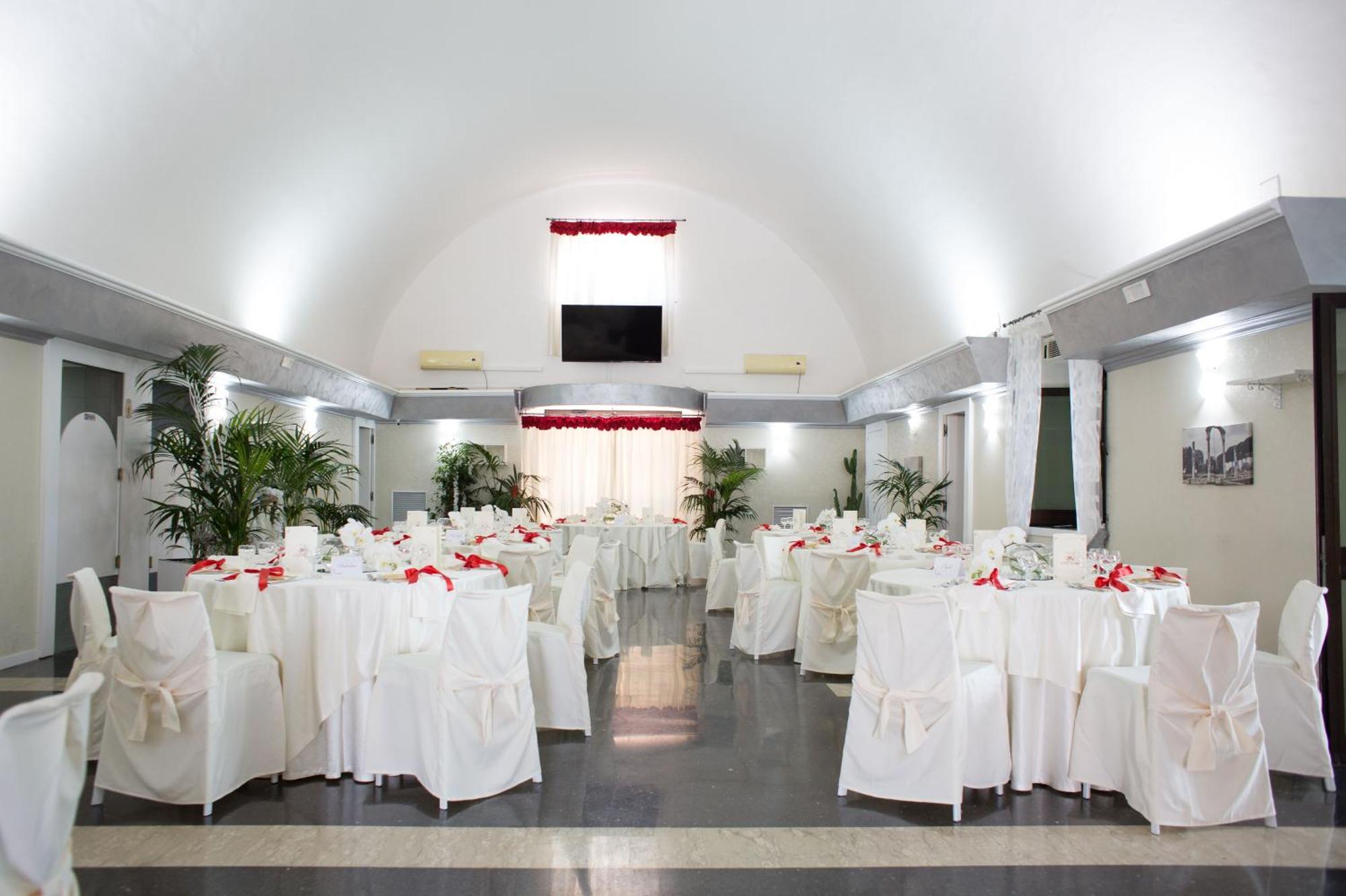 Il Postiglione Hotel - Sala Ricevimenti مينتورنو المظهر الخارجي الصورة