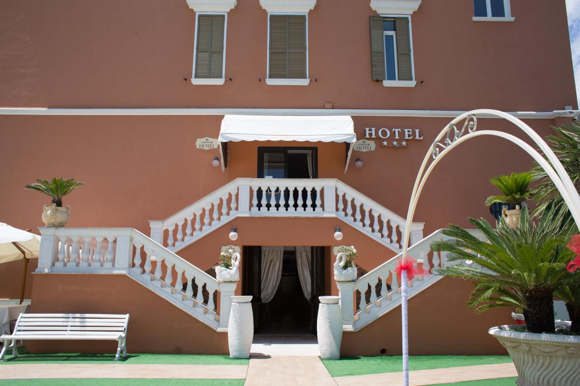Il Postiglione Hotel - Sala Ricevimenti مينتورنو المظهر الخارجي الصورة